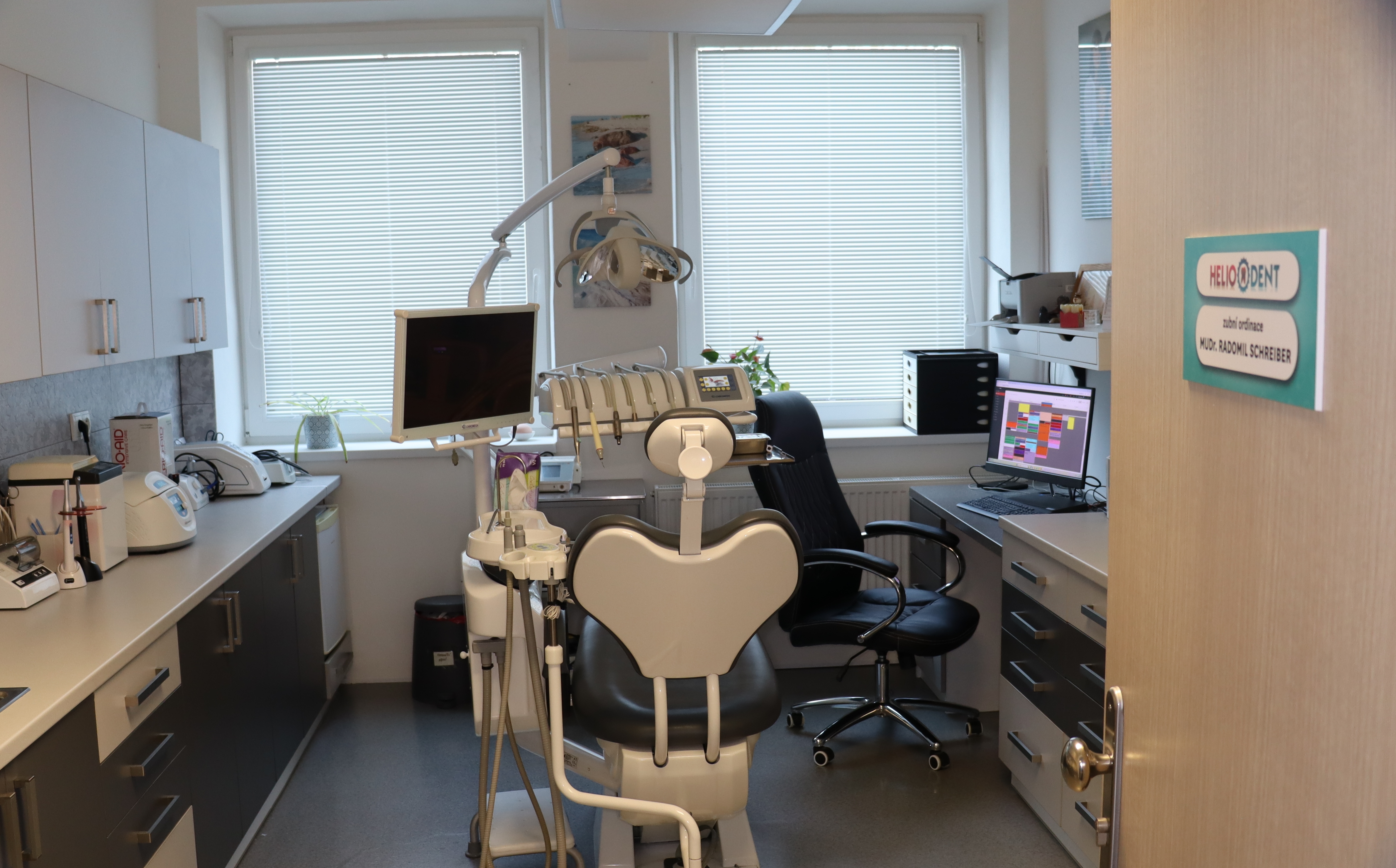Zubní implantáty